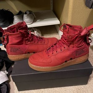 Nike SF Air Force 1 Mid size 9